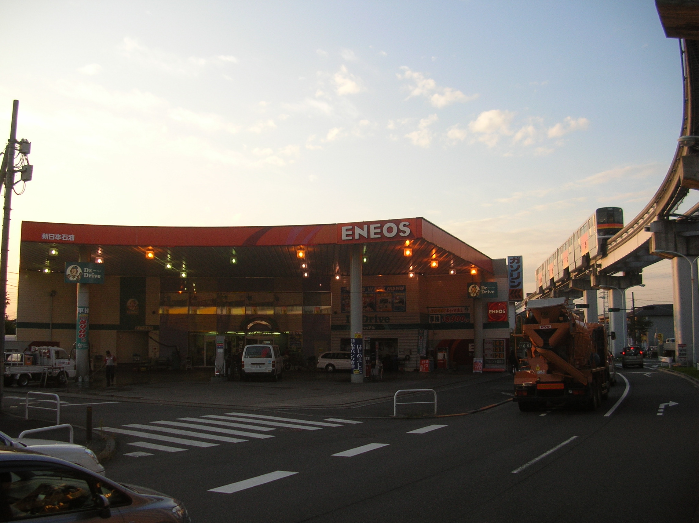日野万願寺駅前店外観写真